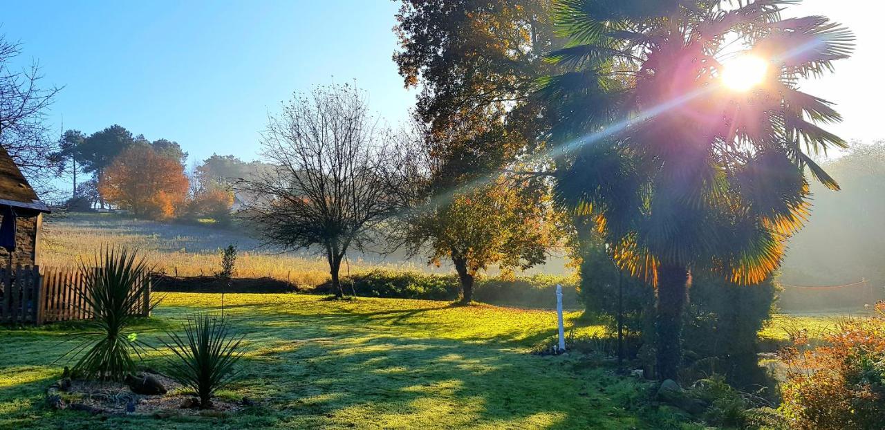 Le Vieux Moulin Gites - A Charming Stone Cottage With Garden View And Seasonal Pool Guegon Exterior photo